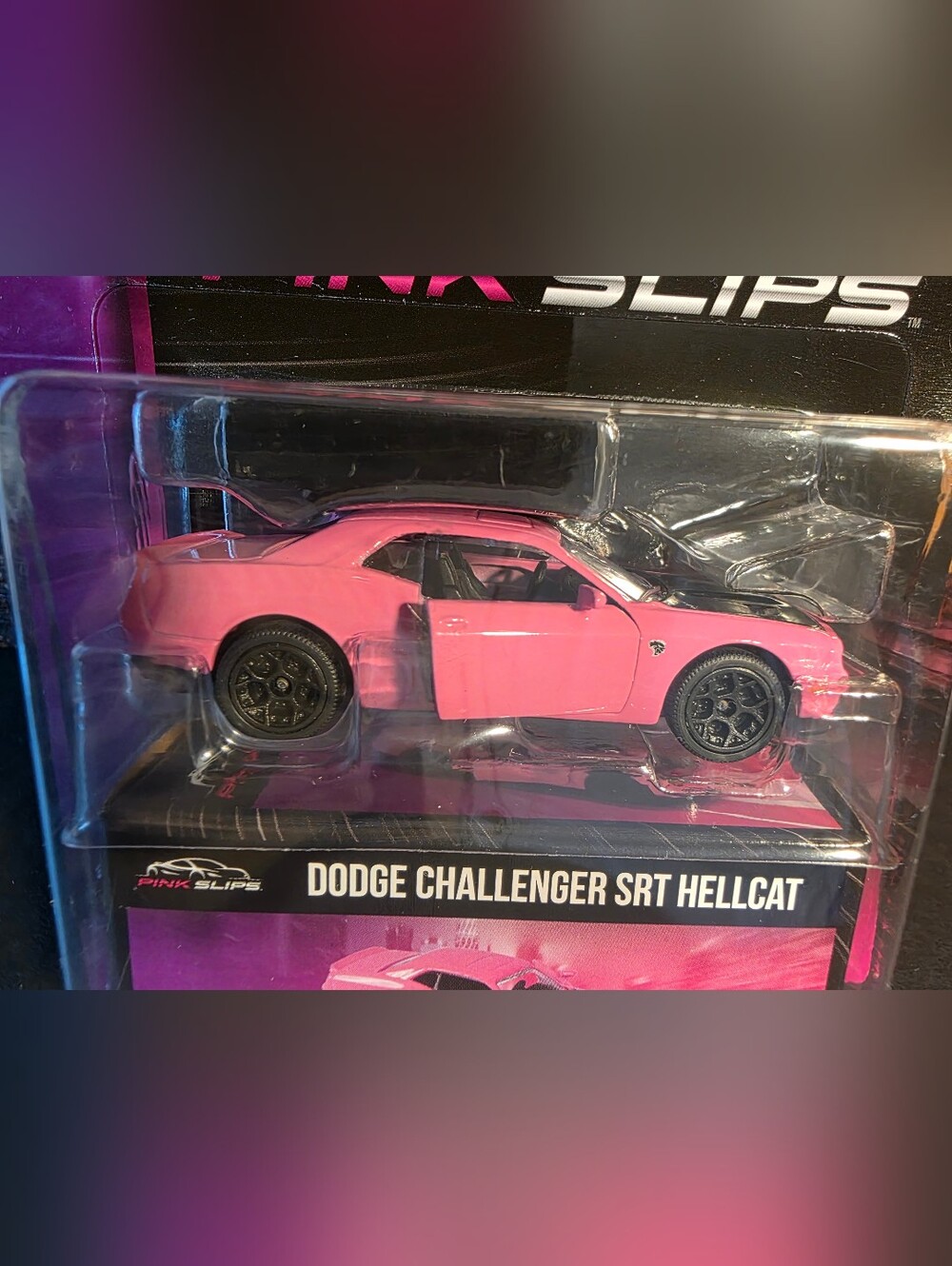Dodge Challenger SRT HELLCAT - Picture 2 of 3